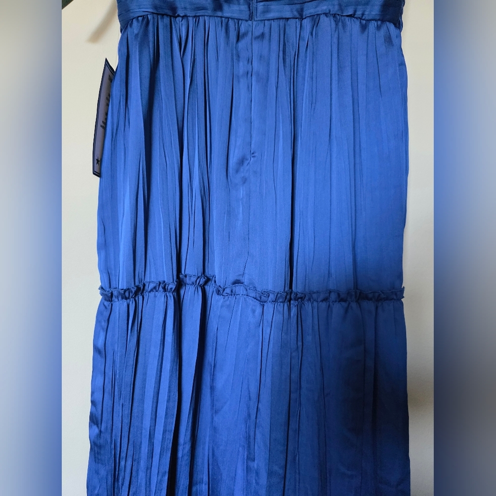 Betsy & Adam Women's Blue V-Neck Pleated Tiered Gown Dress Size 4 - Picture 6 of 10